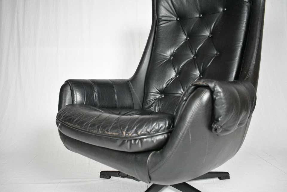 Design Scandinavian Leather Armchair / Lounge Chair By Peem, 1970´S. photo vinterior