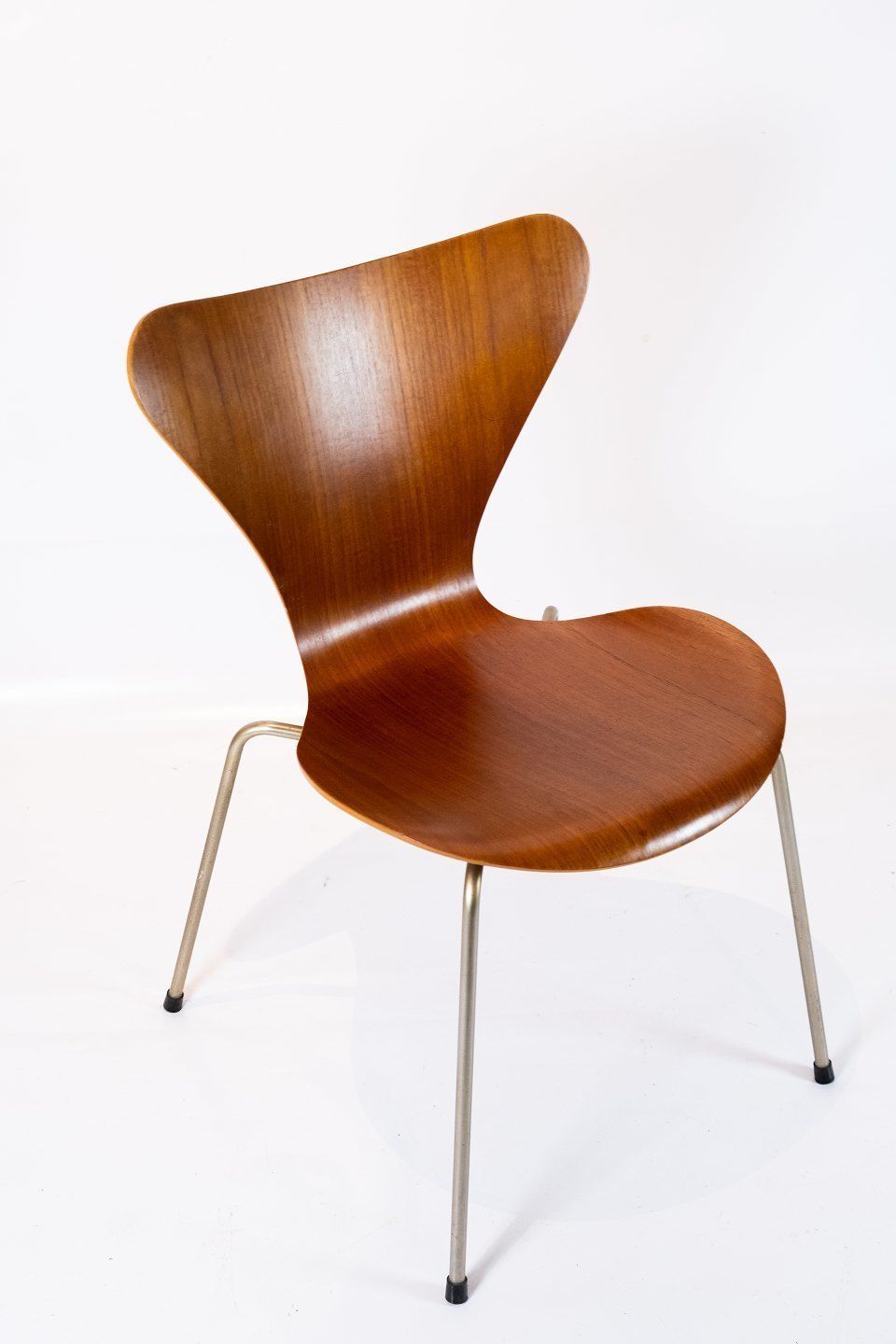 Set Of Four Seven Chairs, Model 3107, In Teak Designed By Arne Jacobsen And Manufactured By Fritz Hansen. photo Furniture
