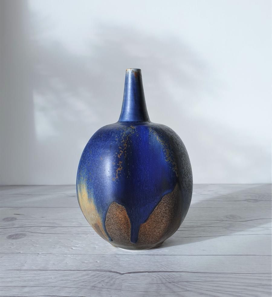 Reiner Gehrig, Grünstadt Studio, Matte Cedar, Sand And Blue Running Glaze Bottle Vase | 1970s photo Home Decor