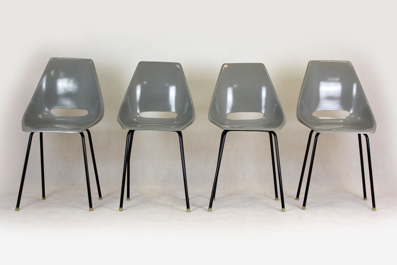 Fiberglass Chairs By Miroslav Navratil For Vertex, 1960s, Set Of 4 photo vinterior