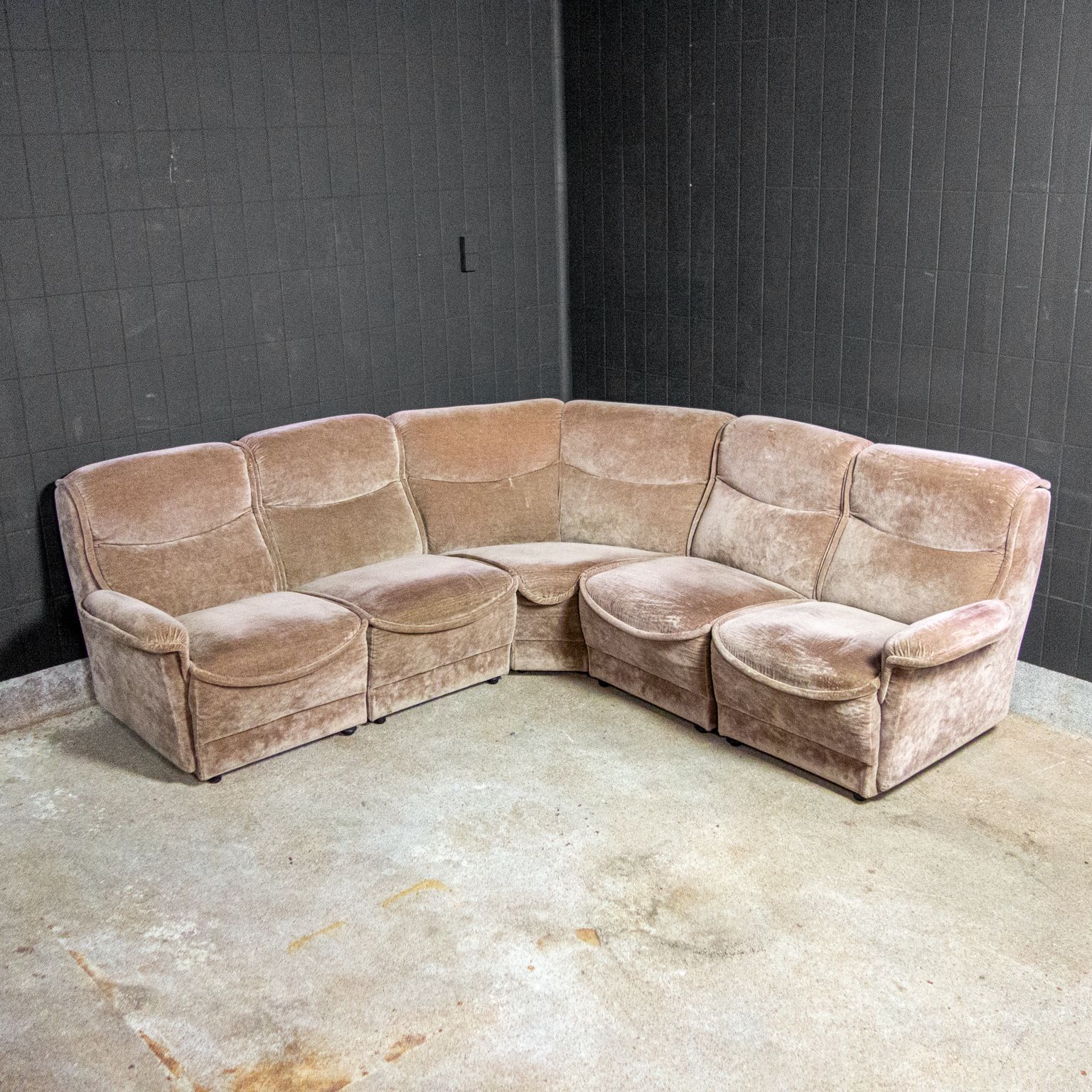 Vintage modulaire hoekbank en fauteuils van fluweel – lila – ca. jaren 1970 photo furniture