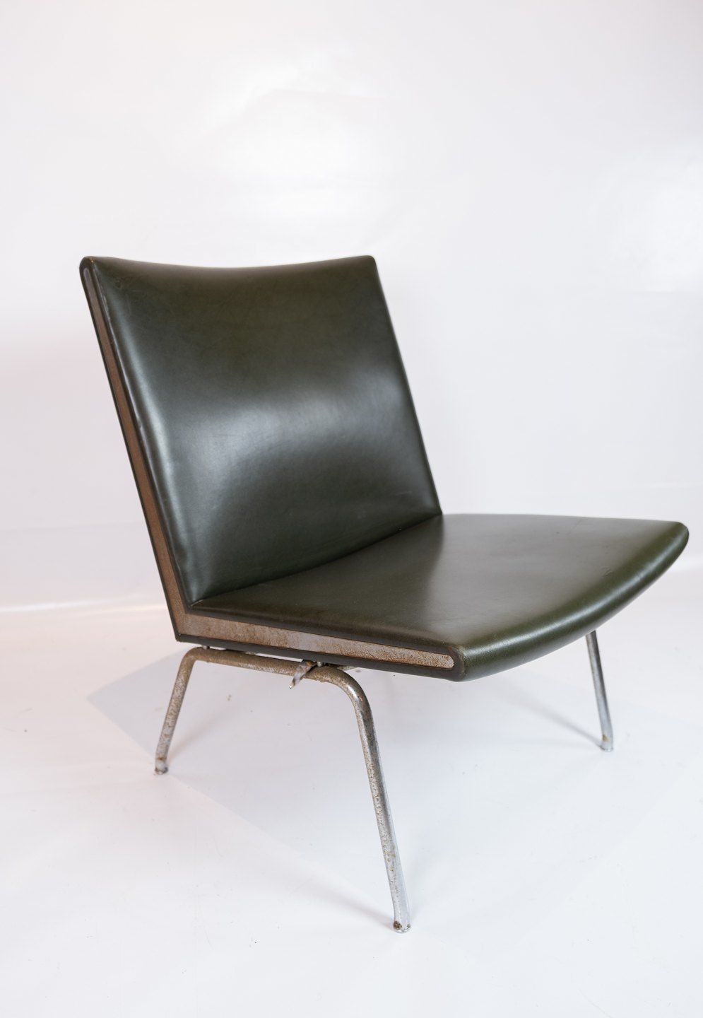 A Set Of Airport Chairs, Model Ch401, Designed By Hans J. Wegner For Carl Hansen And Son photo for sale