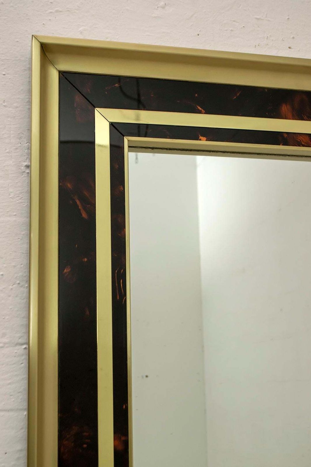 Sandro Petti Mid Century Italian Brass And Celluloid Mirror By Metal Art, 70s photo vinterior