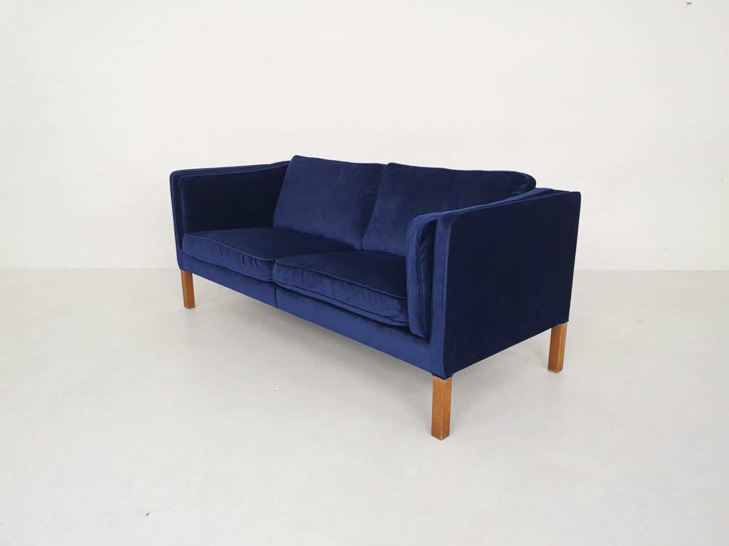 Vintage 2,5 Seater Sofa By Børge And Peter Mogensen For Fredericia, Model 2335, Denmark 1975 photo for sale