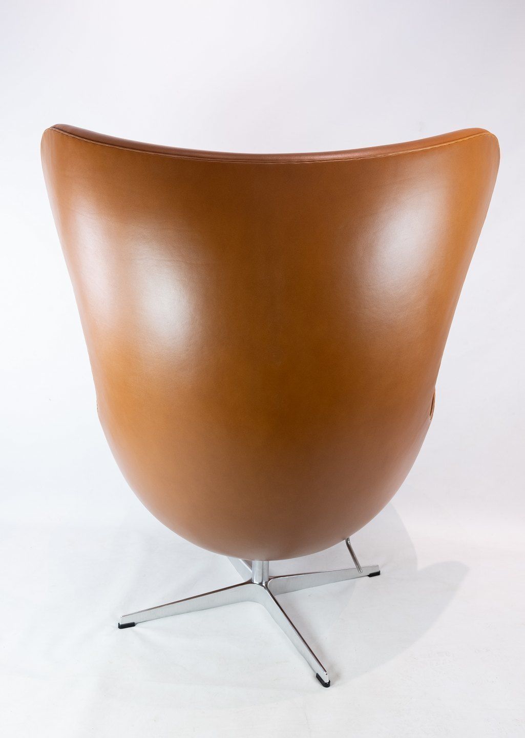 The Egg, Model 3316 Designed By Arne Jacobsen In 1958 And Manufactured By Fritz Hansen. photo Furniture
