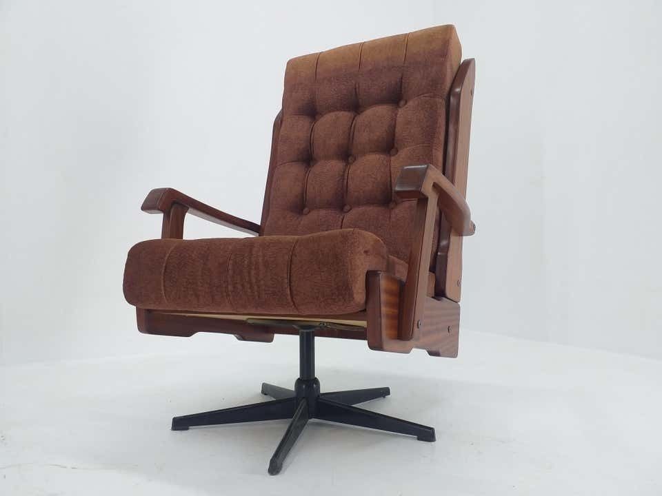 Mid Century Scandinavian Swivel Armchair, Norway, 1970s.