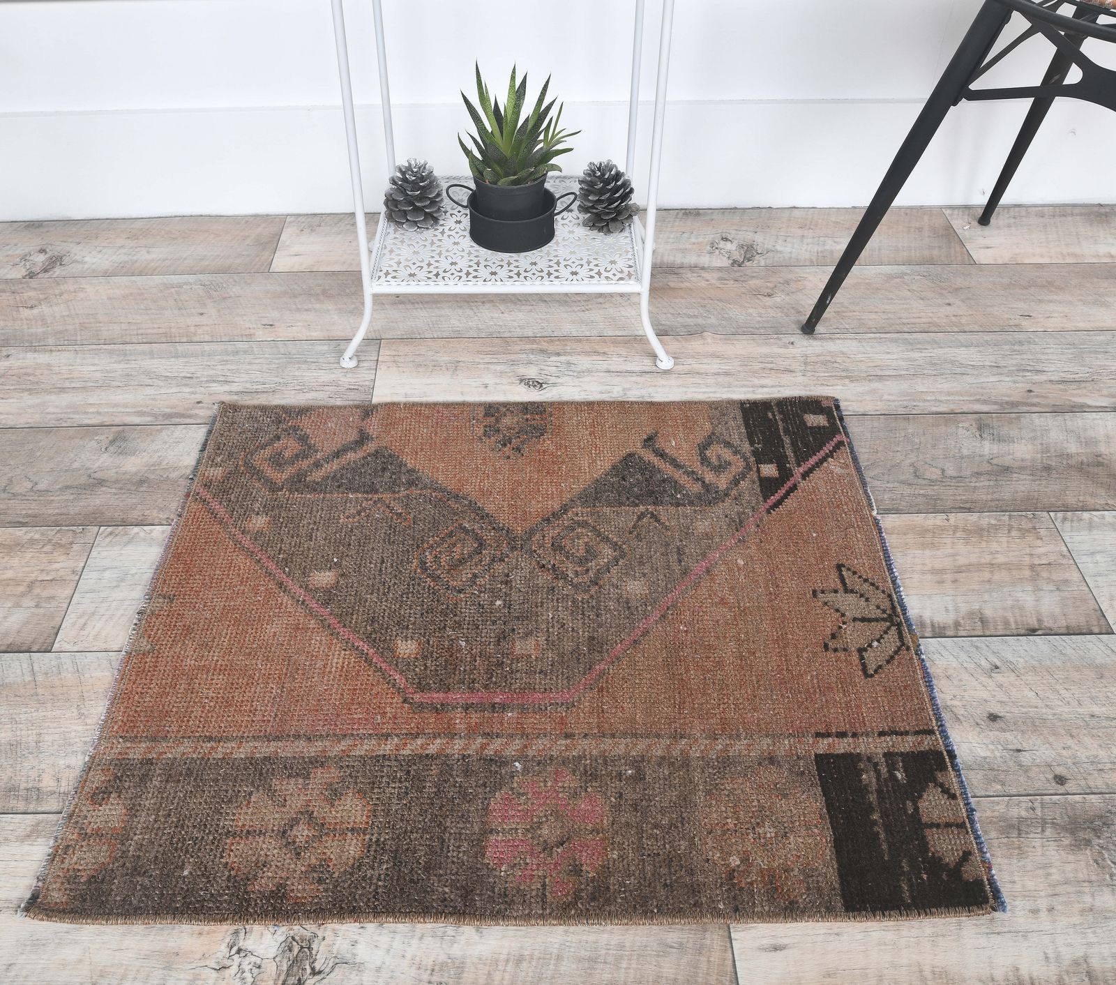 Turkish Vintage Oushak Rug, Door Mat Small Carpet, Handmade Wool Doormat, Oriental Camel Beige Mini Rugs, One Of A Kind, Made In Turkey photo furniture