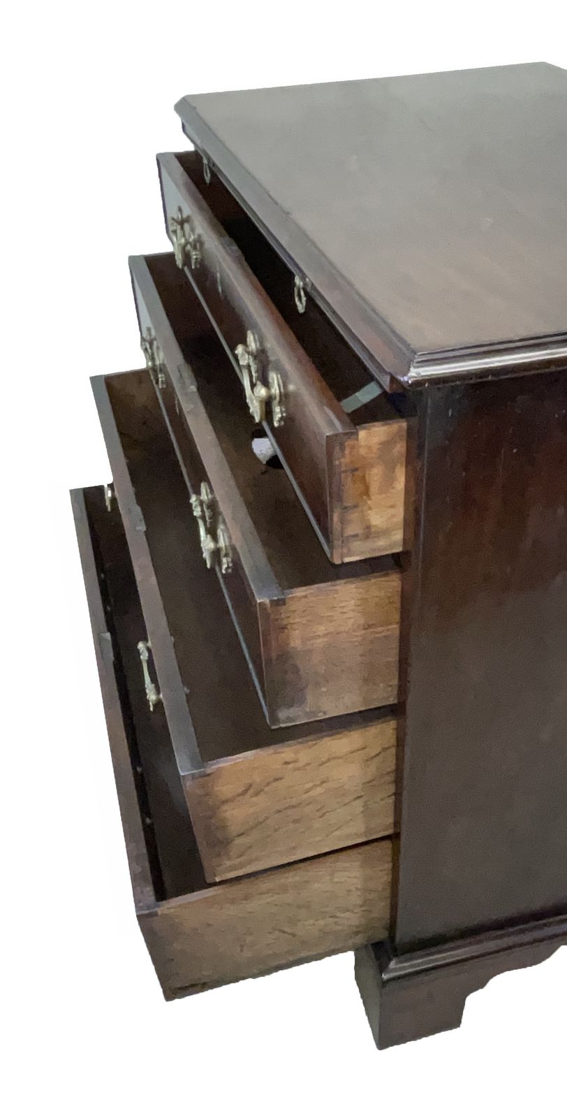 photo furniture Georgian 18th Century Mahogany Chest Of Drawers (England, Circa 1760)