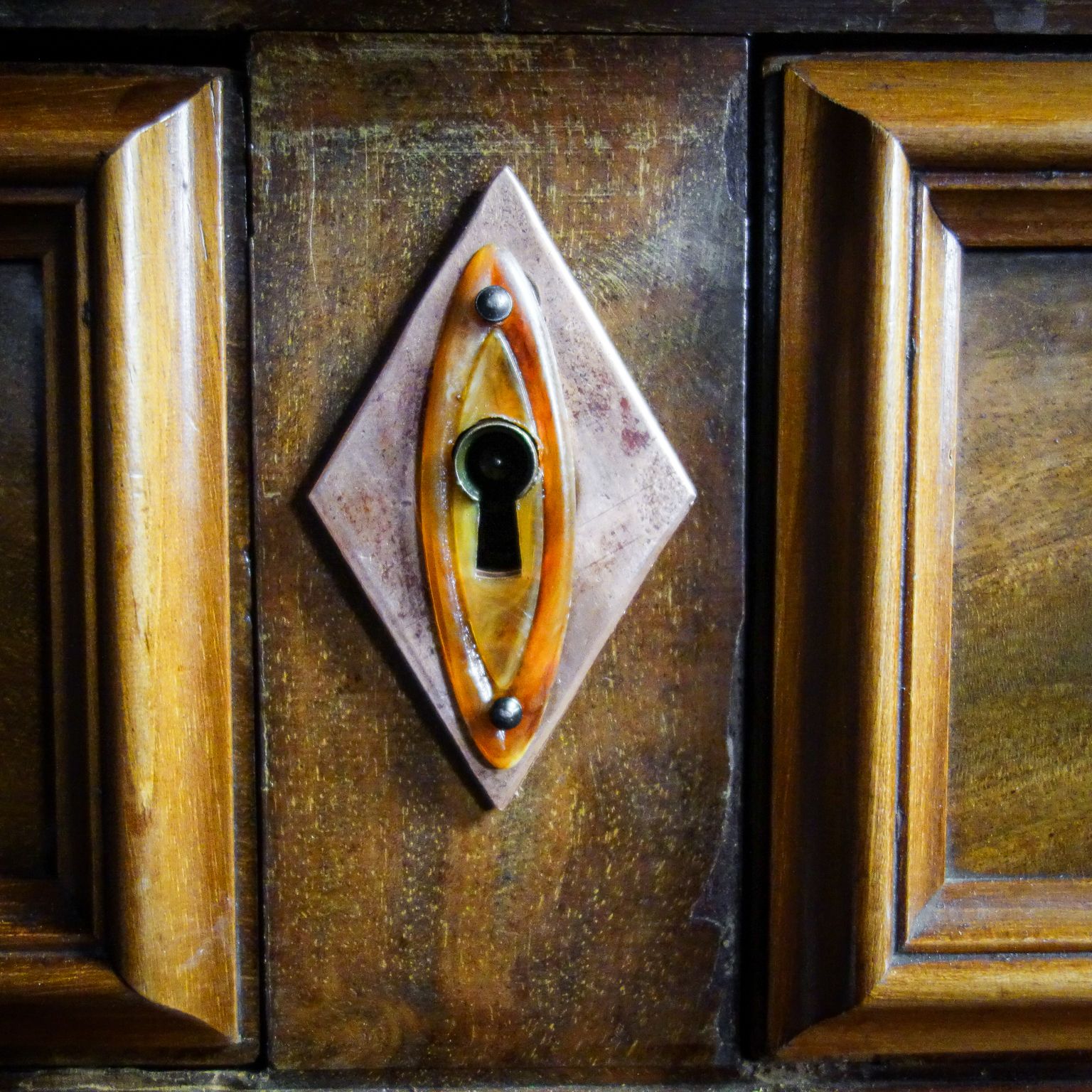 photo vinterior Hoge Tweedelige Engelse Kast | Jaren 1920