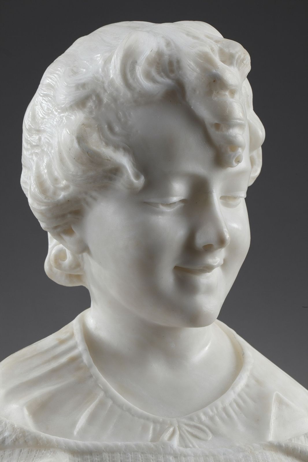 Sculpture en albâtre « Buste de jeune fille », XIXe siècle photo Art