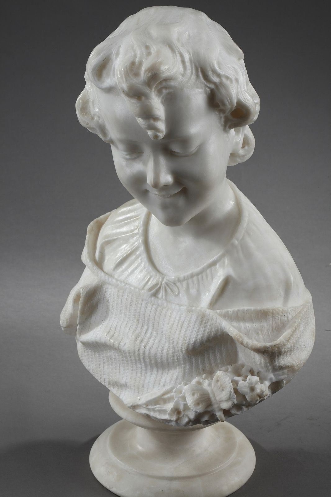 photo furniture Sculpture en albâtre « Buste de jeune fille », XIXe siècle