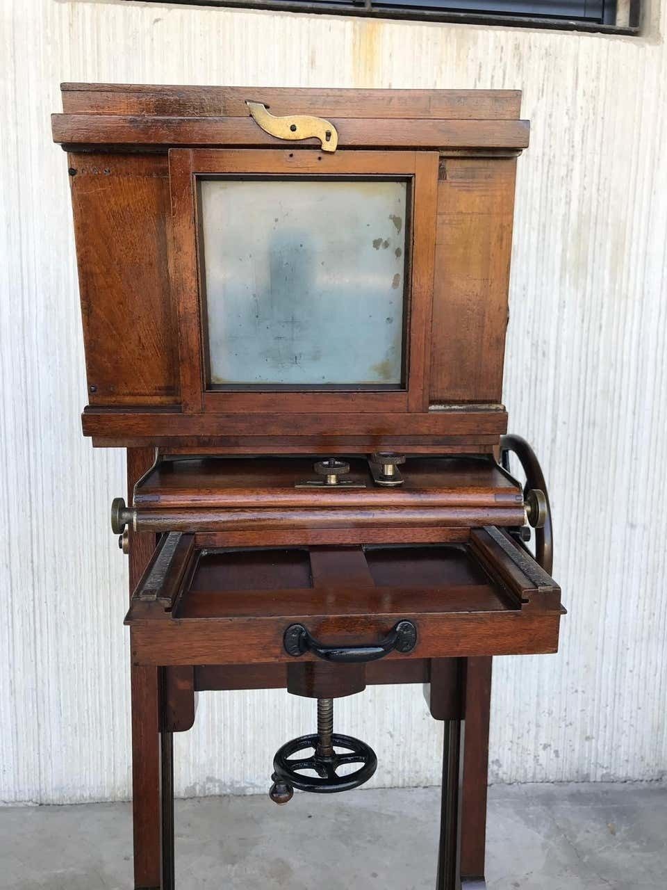 19th Century Old Study Camera In Oak Wood With Height Adjustable And Brake photo buy