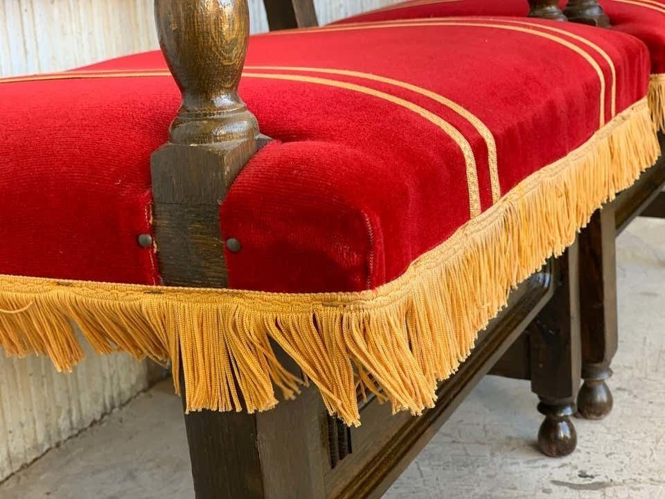 photo buy Fauteuils espagnols en noyer sculpté et velours rouge, 46 unités disponibles