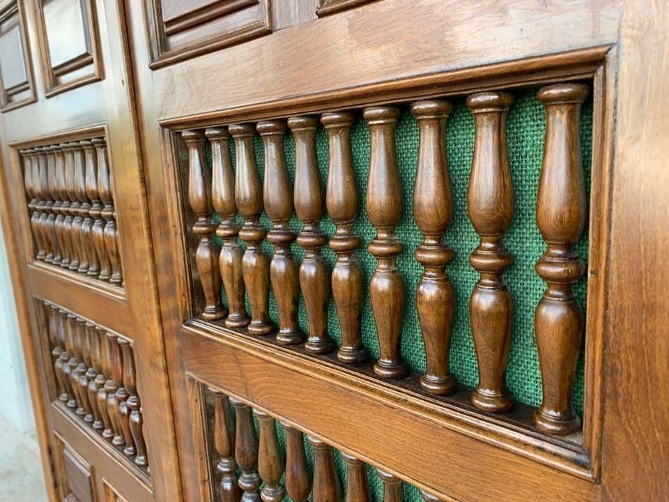 Armoire XIXe siècle en noyer, influence castillane, Espagne, restaurée photo vintage
