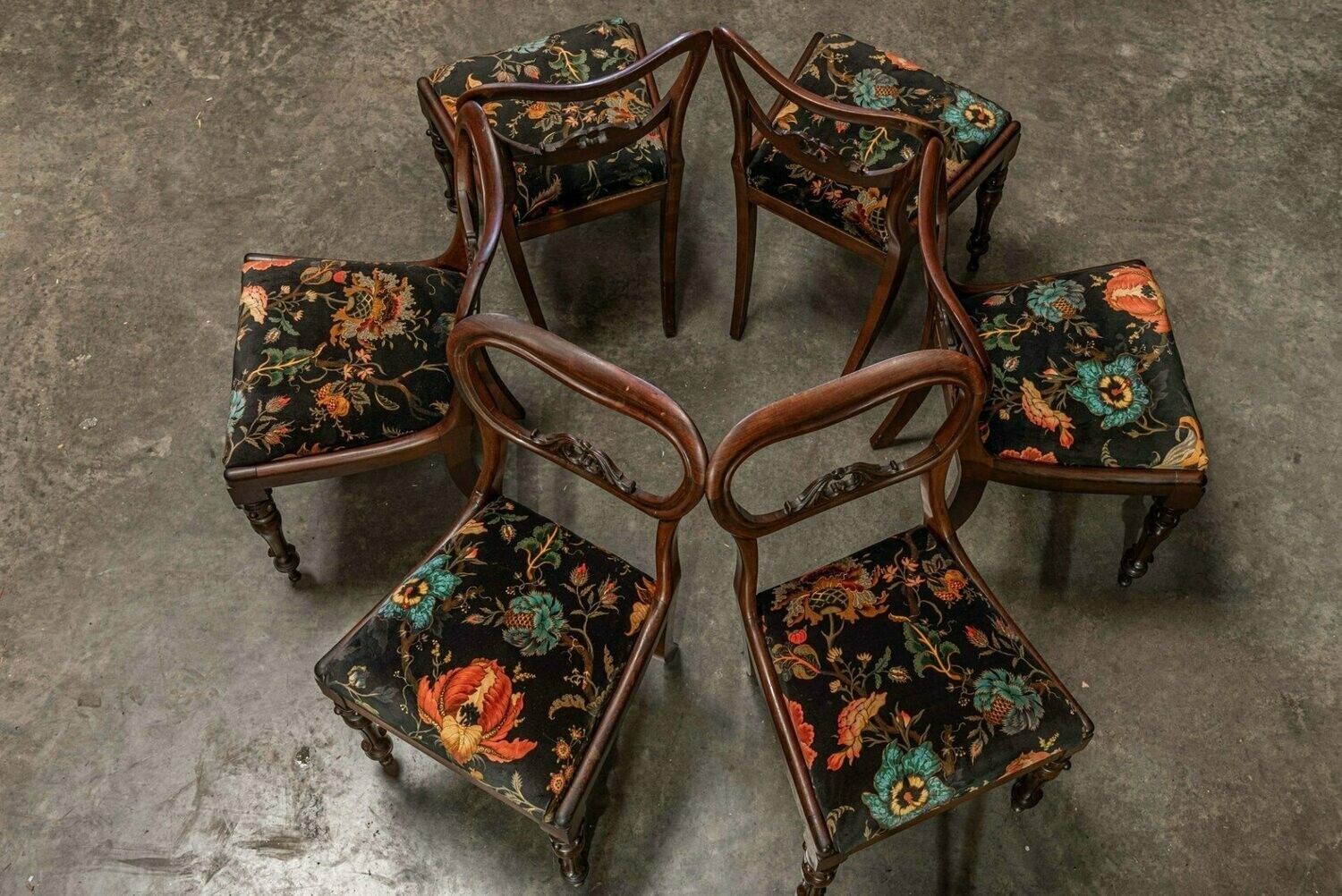 photo furniture 19th C Set Of 6 Rosewood Upholstered Chairs