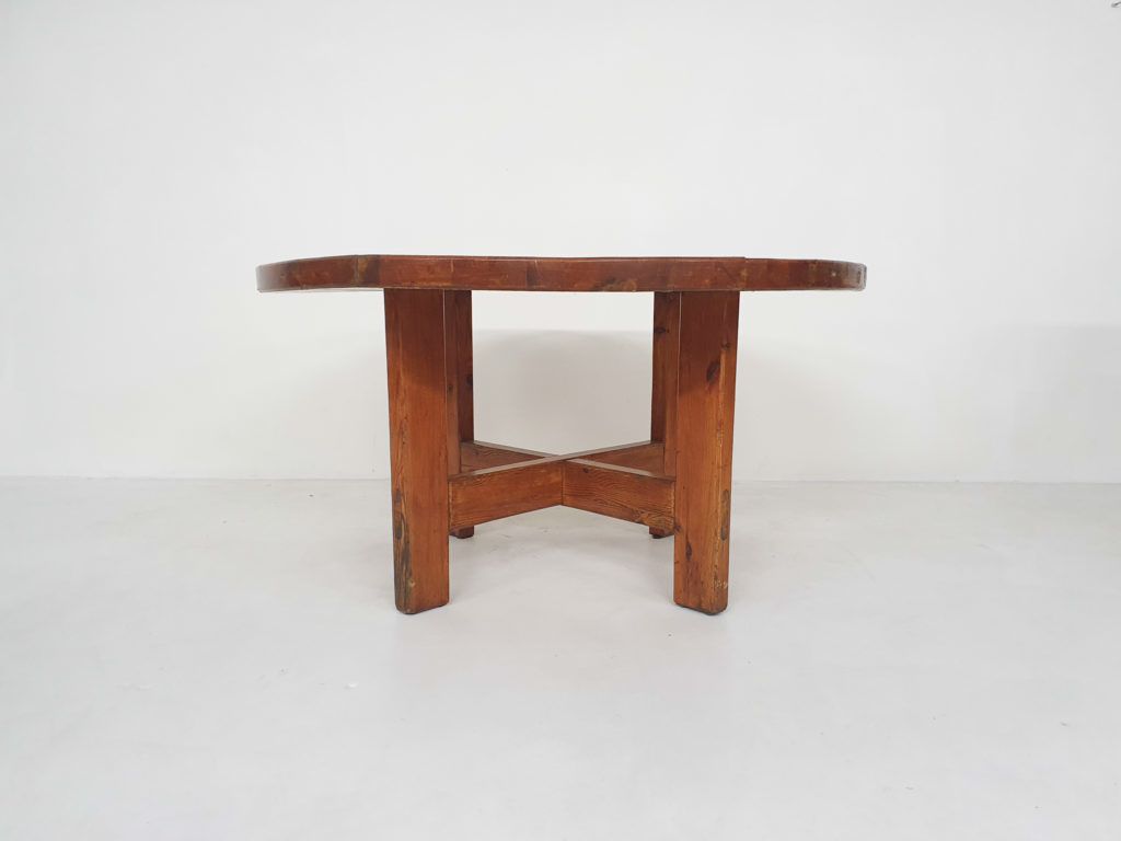Roland Wilhelmsson Voor Karl Andersson And Sonner, Grenenhouten Eettafel, Zweden, Ca. Jaren 1960 photo for sale