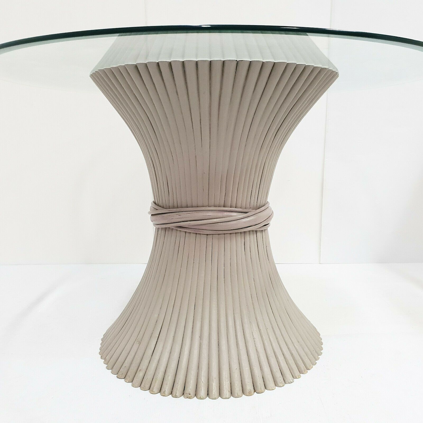 Vintage Ronde Eettafel, Ca. Jaren 1960 – Tarwestengelmotief In Bamboe, Voor Mcguire photo for sale