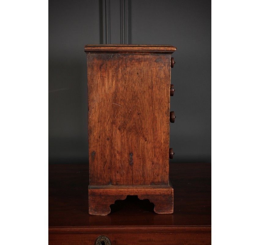 photo furniture Georgian Mahogany Miniature Apprentice Chest