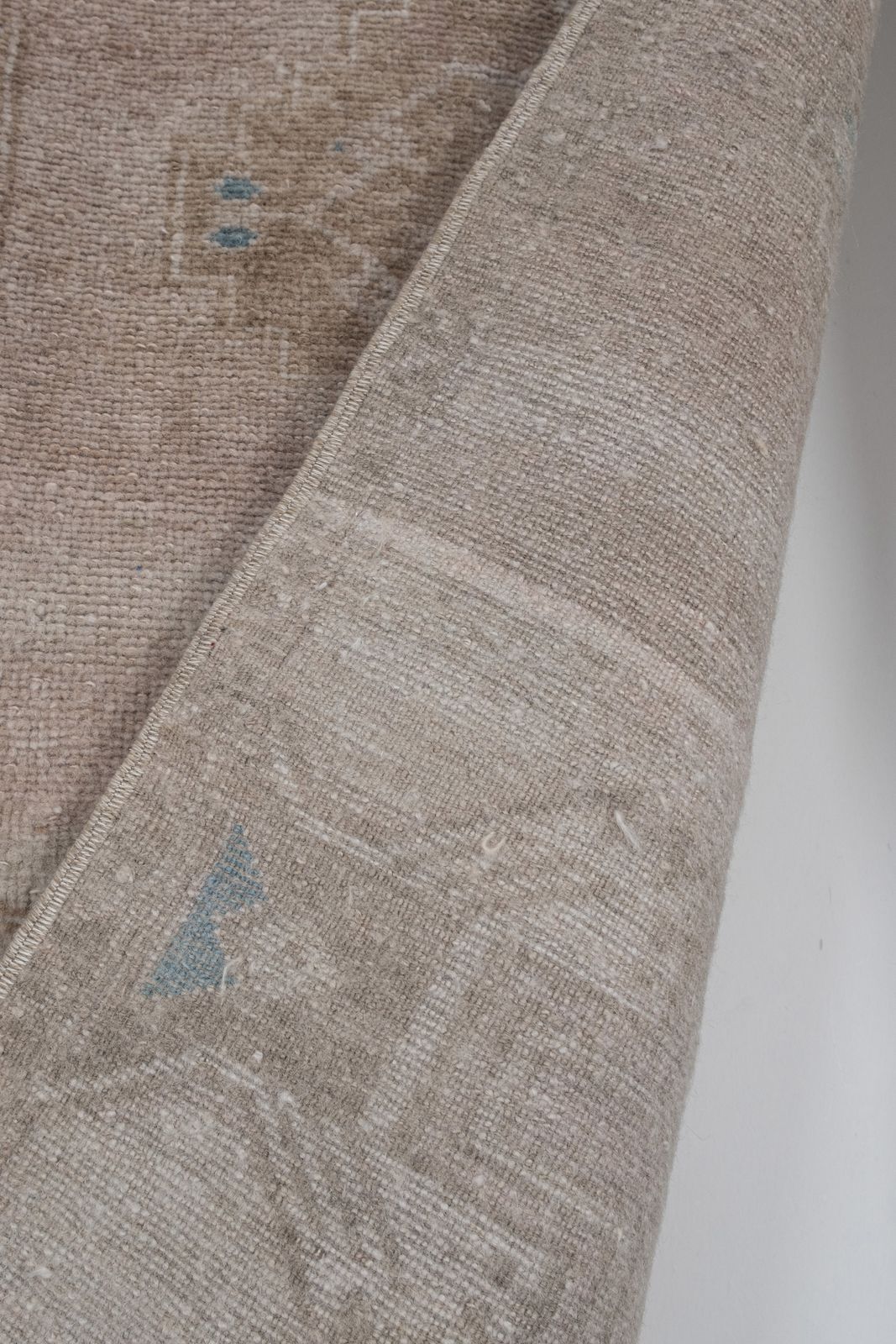 photo furniture Set Of Two Yastik Rug Distressed Low Pile Petite Rug Faded Mat 48 X 116   46 X 110 Cm