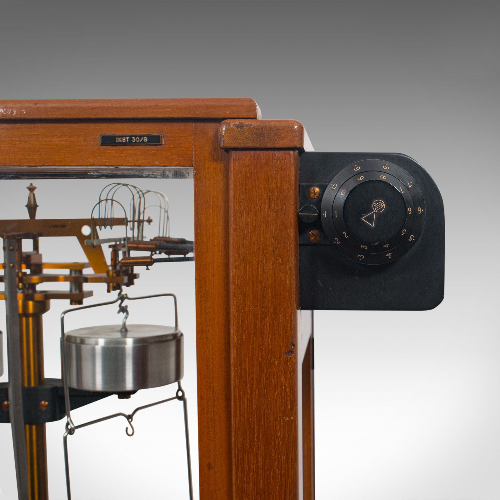 Vintage Balance, English, Mahogany, Scientific Scales, Stanton Instruments, 1960 photo vinterior