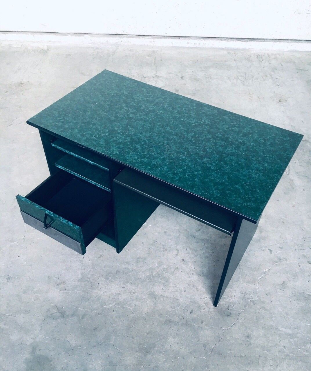 Memphis Style Small Computer Desk By Gautier, France 1985 photo 558.0