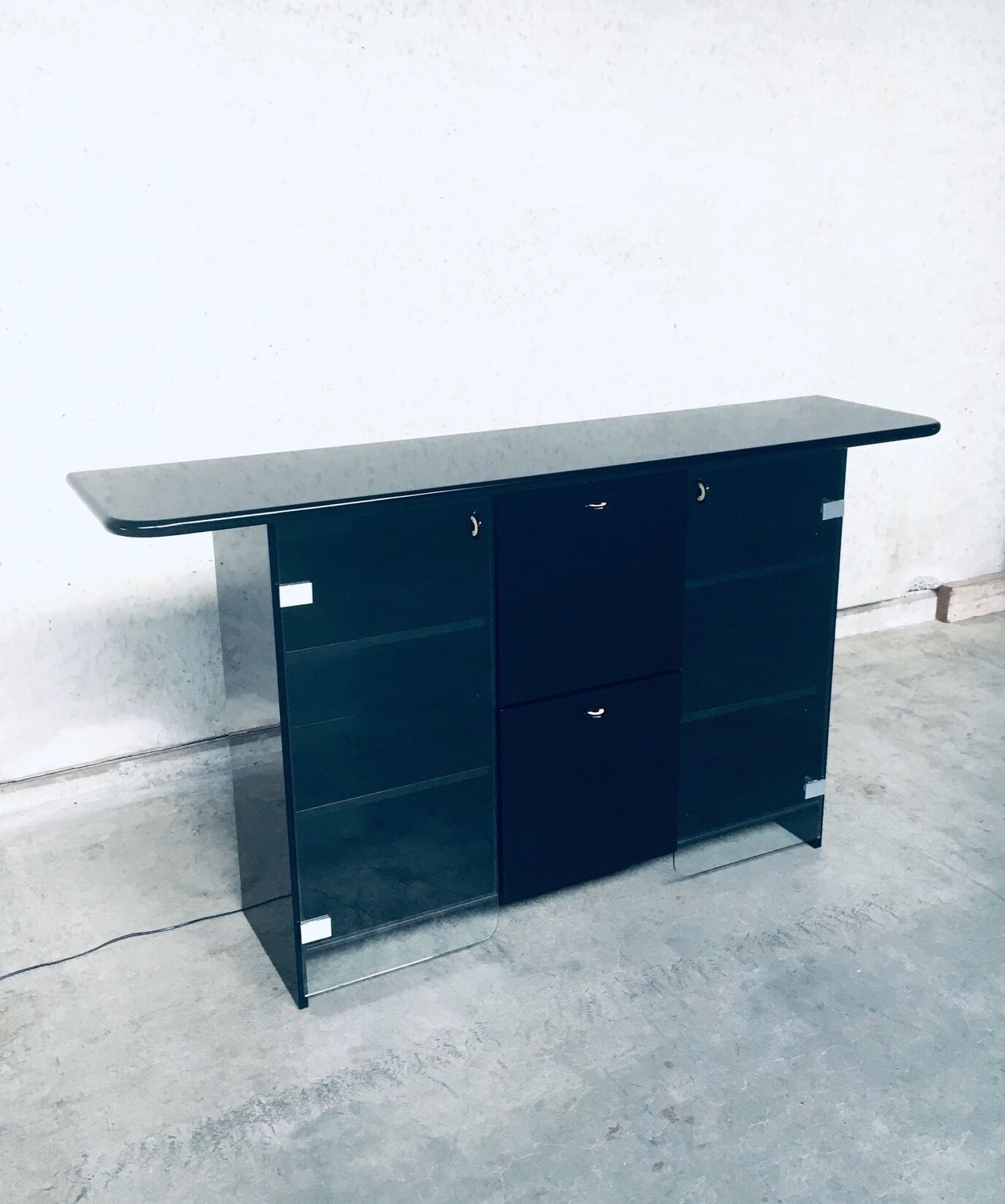Postmodern Design Highboard Barkast Van Luigi Saccardo Voor Gasparello, Italië, Jaren 1980 photo for sale