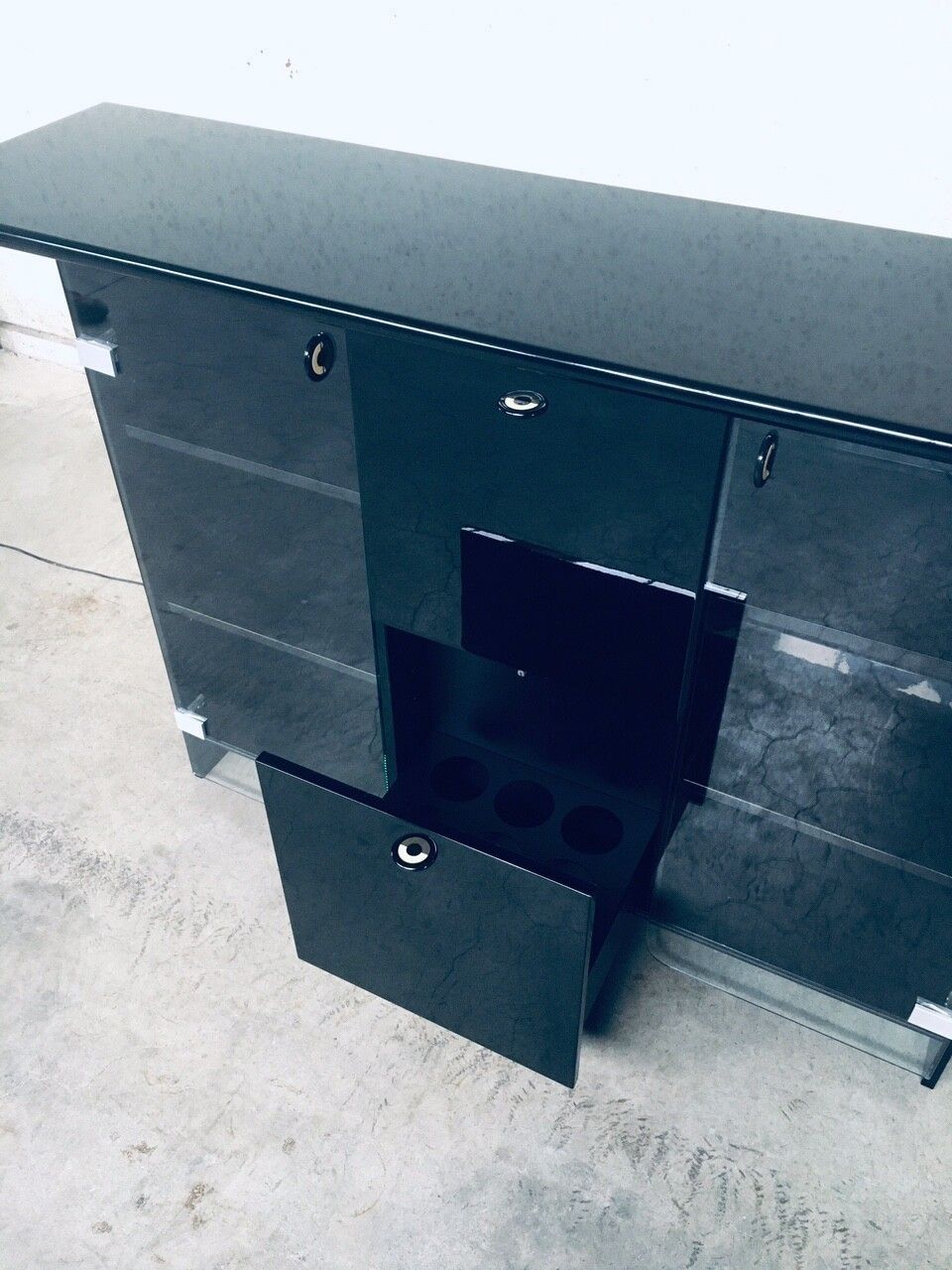 photo buy Postmodern Design Highboard Barkast Van Luigi Saccardo Voor Gasparello, Italië, Jaren 1980