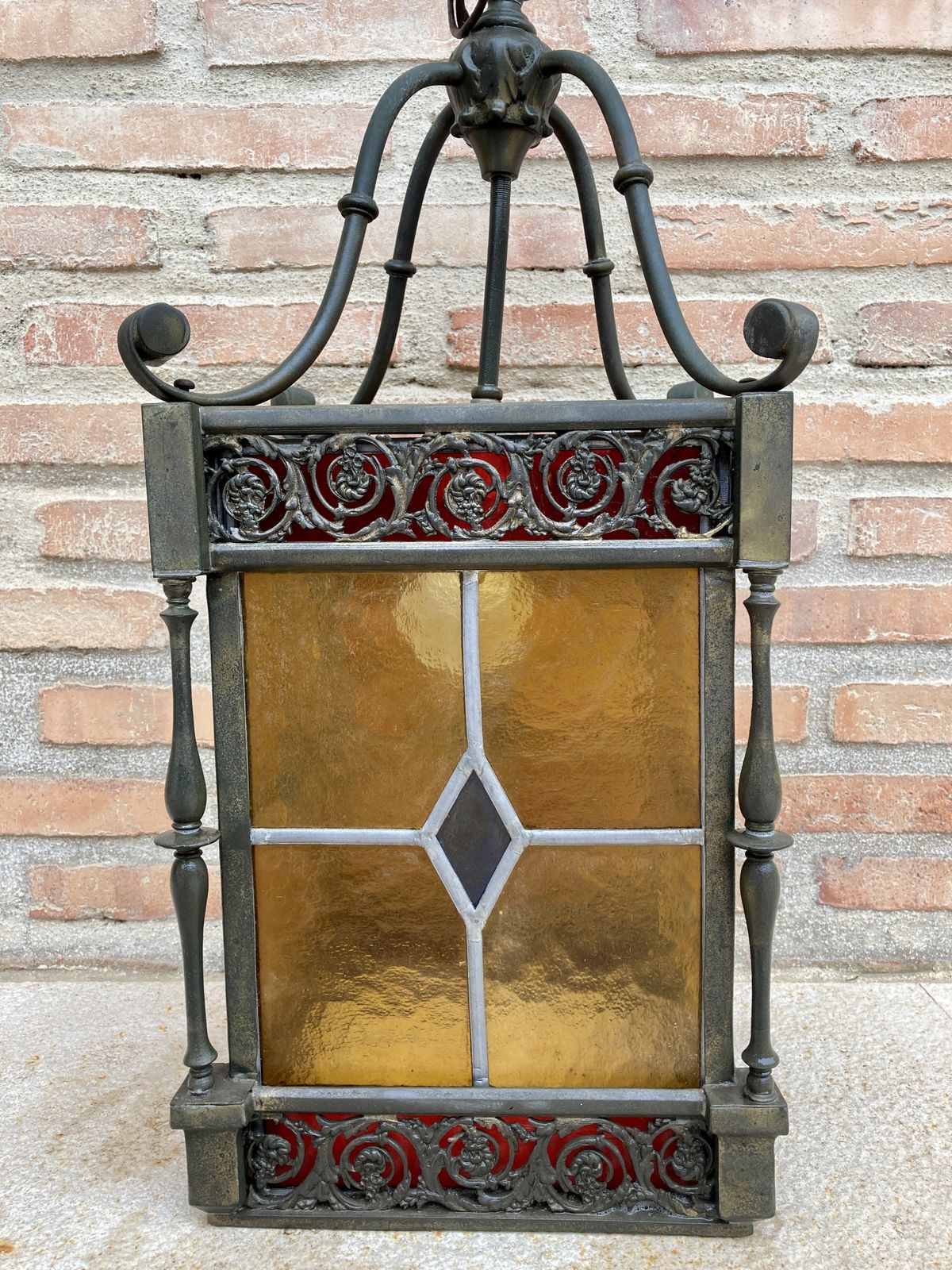 Antiek Smeedijzeren Plafondlantaarn Met Glas In Lood photo furniture