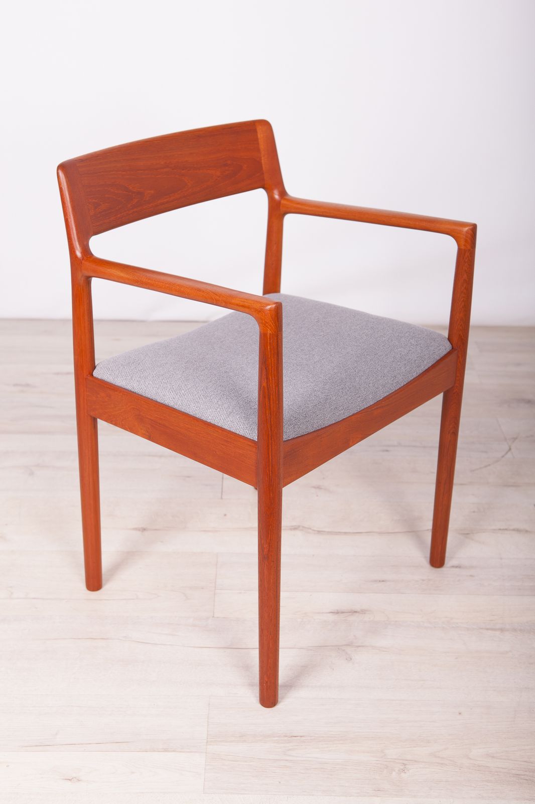 Mid Century Teak Dining Chairs By Johannes Nørgaard For Nørgaards Møbelfabrik 1960s, Set Of 8 photo buy