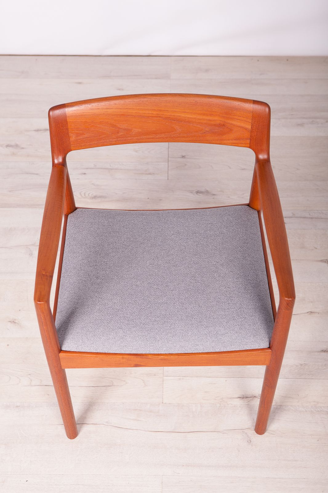 photo furniture Mid Century Teak Dining Chairs By Johannes Nørgaard For Nørgaards Møbelfabrik 1960s, Set Of 8