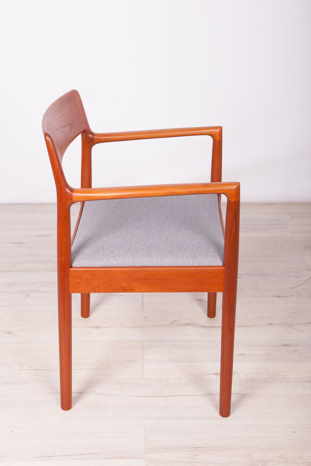 photo buy Mid Century Teak Dining Chairs By Johannes Nørgaard For Nørgaards Møbelfabrik 1960s, Set Of 8