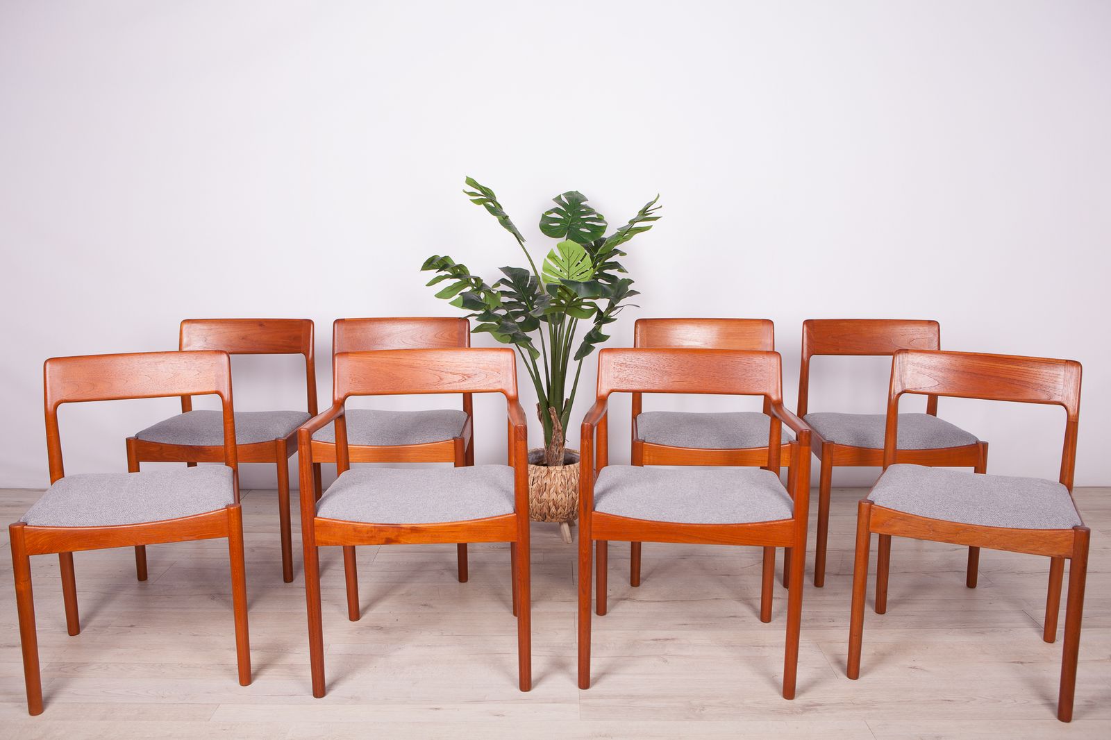 Mid Century Teak Dining Chairs By Johannes Nørgaard For Nørgaards Møbelfabrik 1960s, Set Of 8