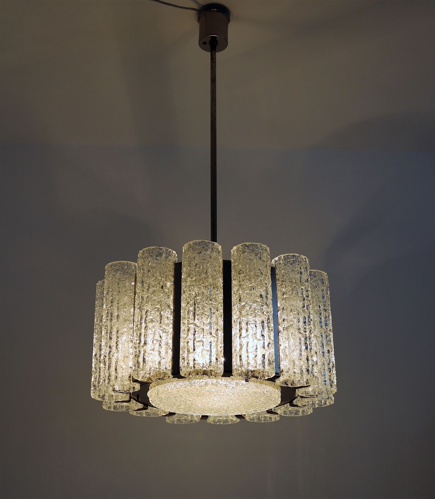 Midcentury Barovier Toso Murano Ice Glass Chandelier With Chrome Frame, 1960s