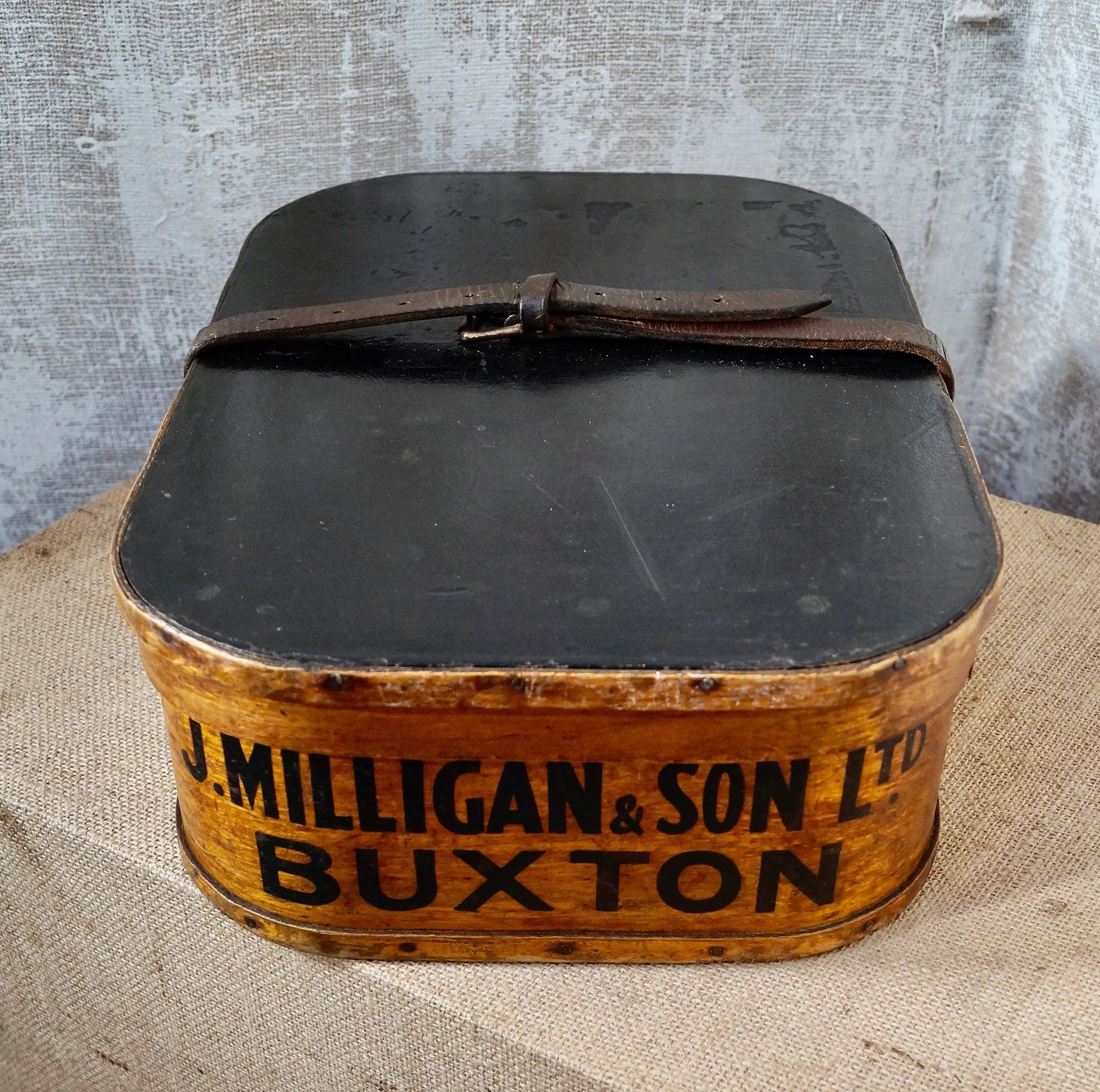 Edwardian Clements, Newling & Co Bent Wood Drapers Box