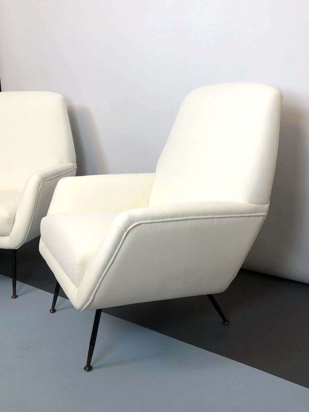 Mid Century Italian Warm White Velvet Armchairs From 50s. Set Of Two photo vinterior