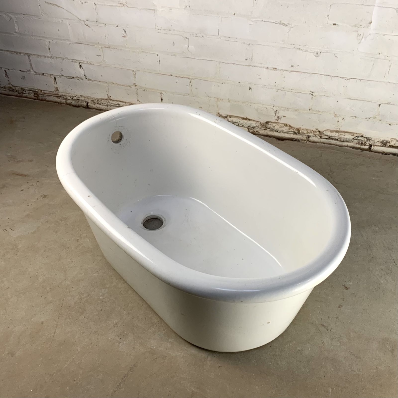 Victorian Ceramic Baby Bath photo vinterior
