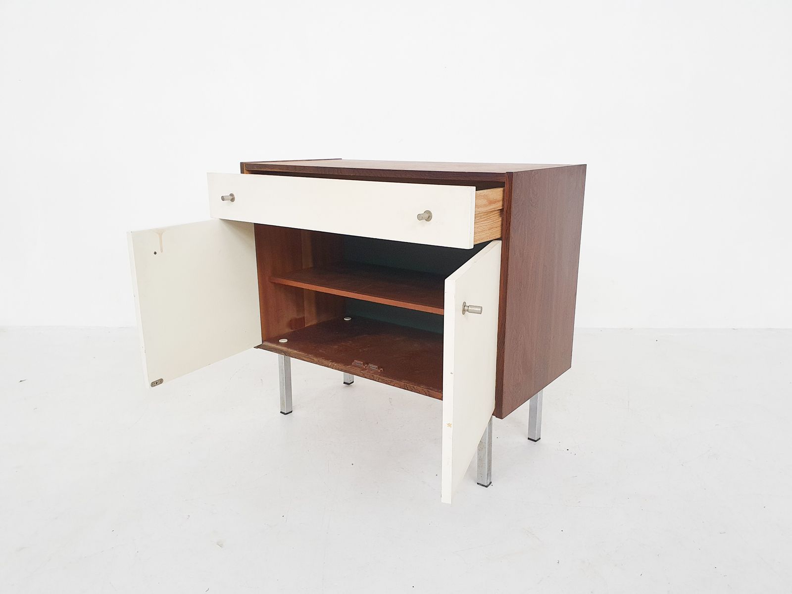 Klein Mid Century Kastje, Nederland, Jaren 1970 photo for sale