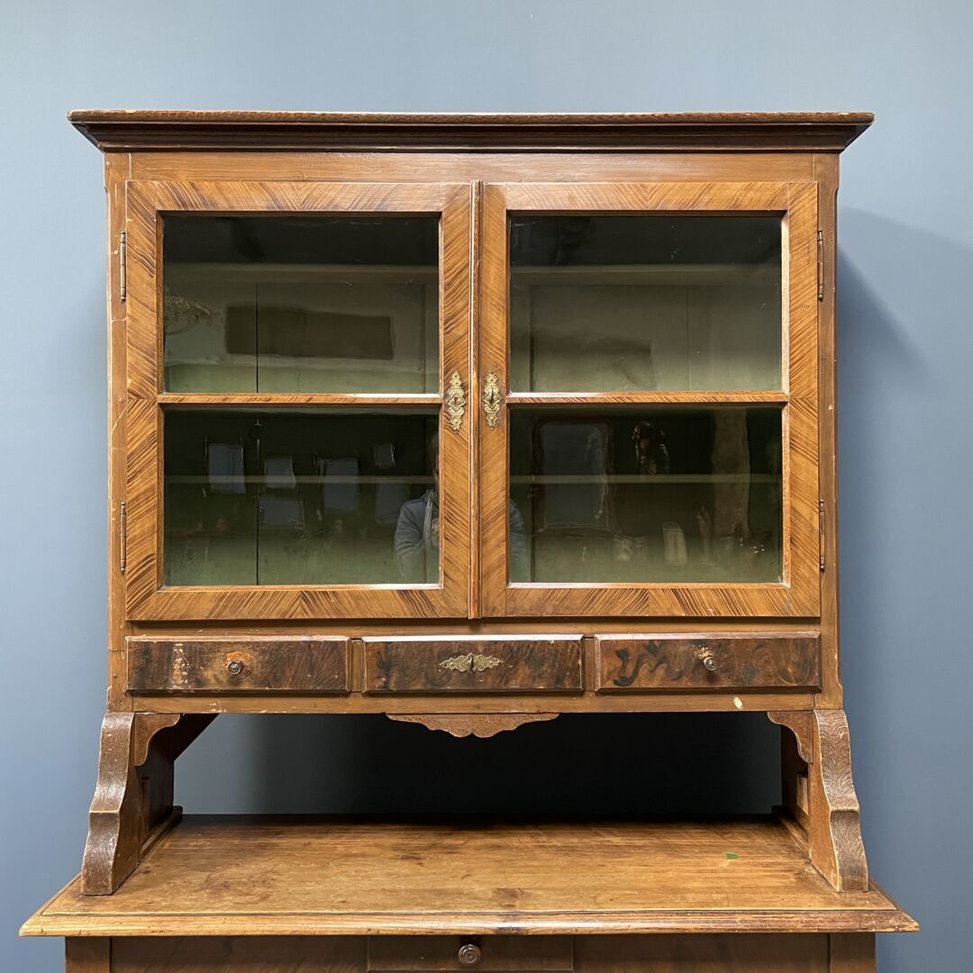 1023.0 Bijzonder Antiek Dressoir Uit Oost Duitsland photo