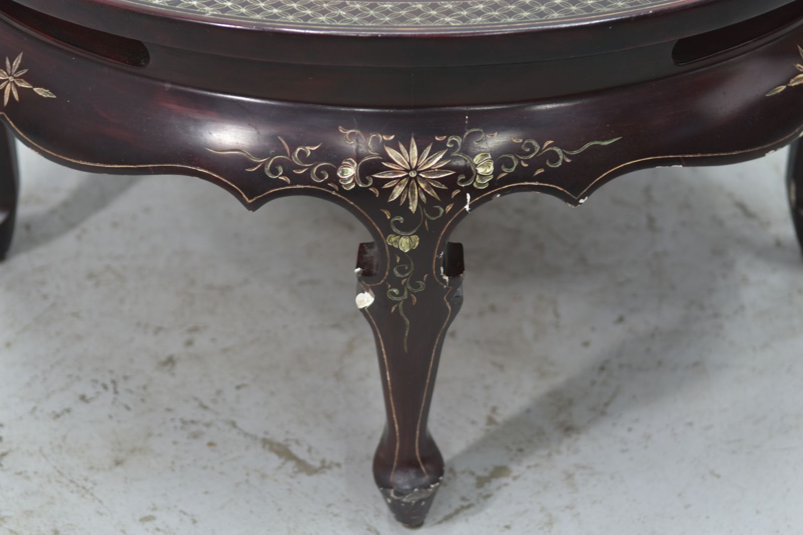 Asian Platter Coffee Table Décor With Inlaid Rooster Early 20th Century photo vintage