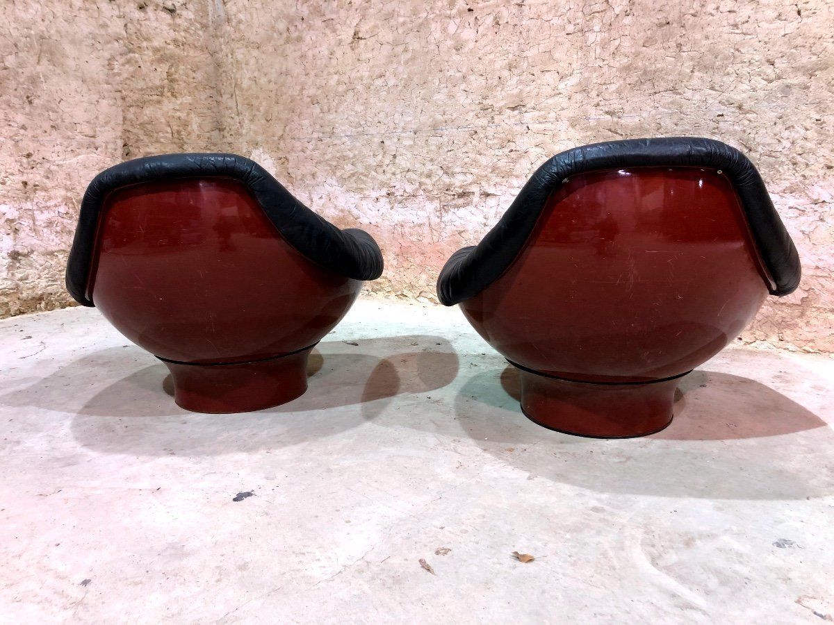 Pair Of Large Italian Armchairs In Leather And Fiberglass photo 2180.0
