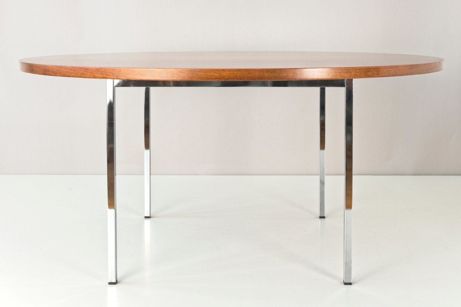 Swiss Round Conference Table By Florence Knoll Bassett For Knoll Inc. / Knoll International, 1960s