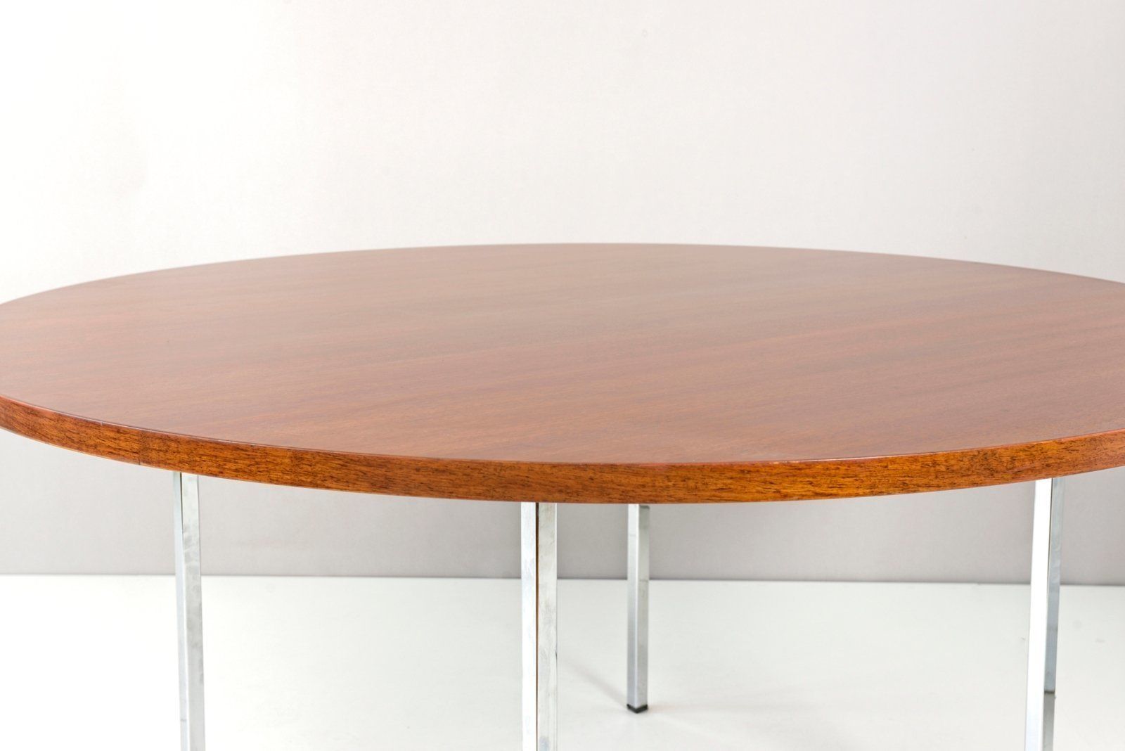 photo furniture Swiss Round Conference Table By Florence Knoll Bassett For Knoll Inc. / Knoll International, 1960s