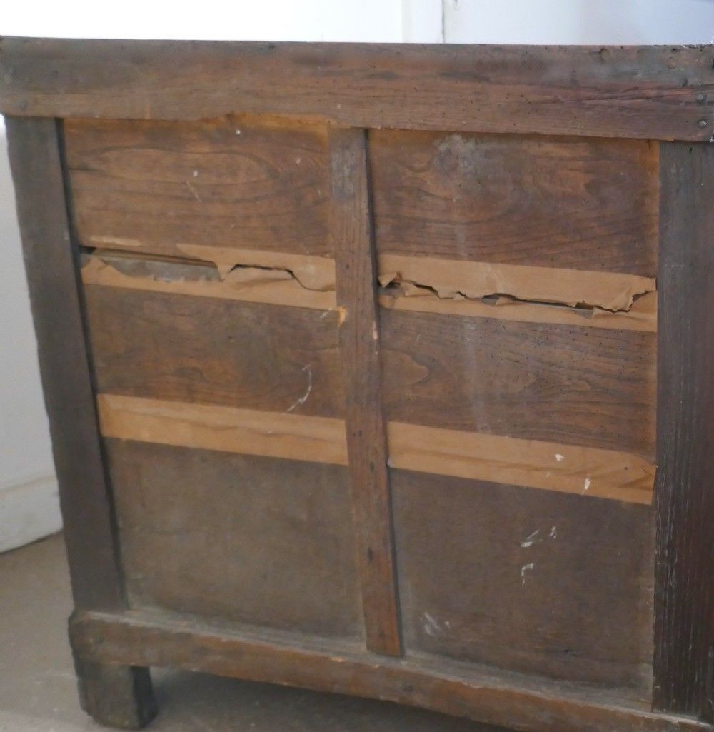 photo furniture 18th Century Small Elm Country Chest Of Drawers