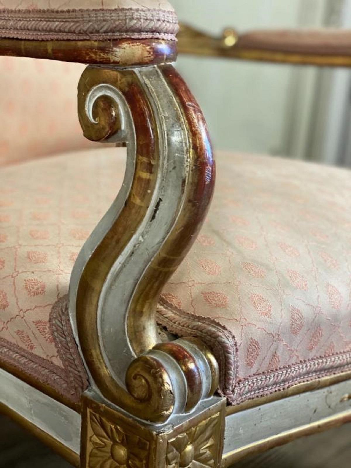 photo furniture Pair Of Italian Armchairs In Sculpted Giltwood