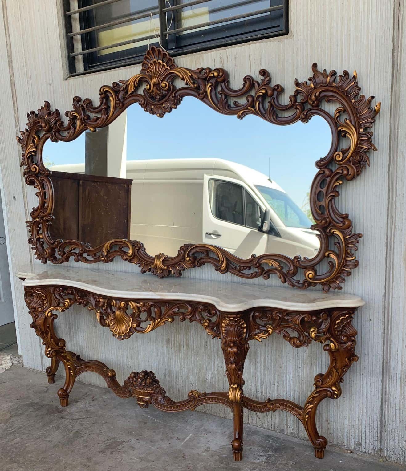 photo for sale Console baroque espagnole du XXe siècle en noyer sculpté, ormolu et marbre