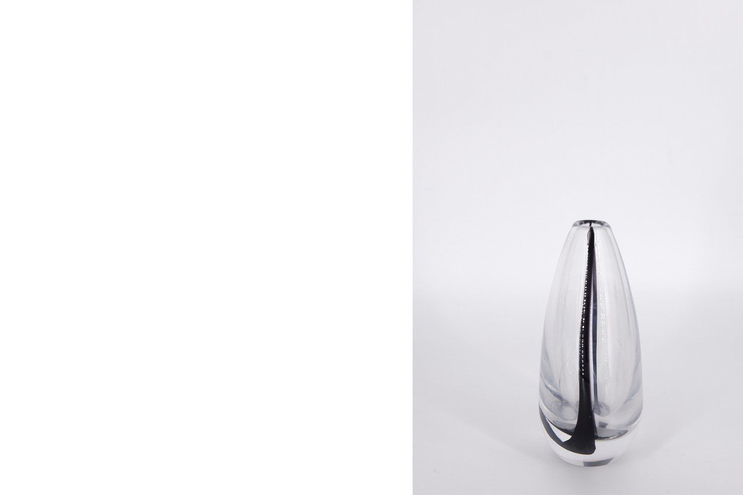 Scandinavian Glass Contour Vase By Vicke Lindstrand For Kosta, 1950s photo Home Decor