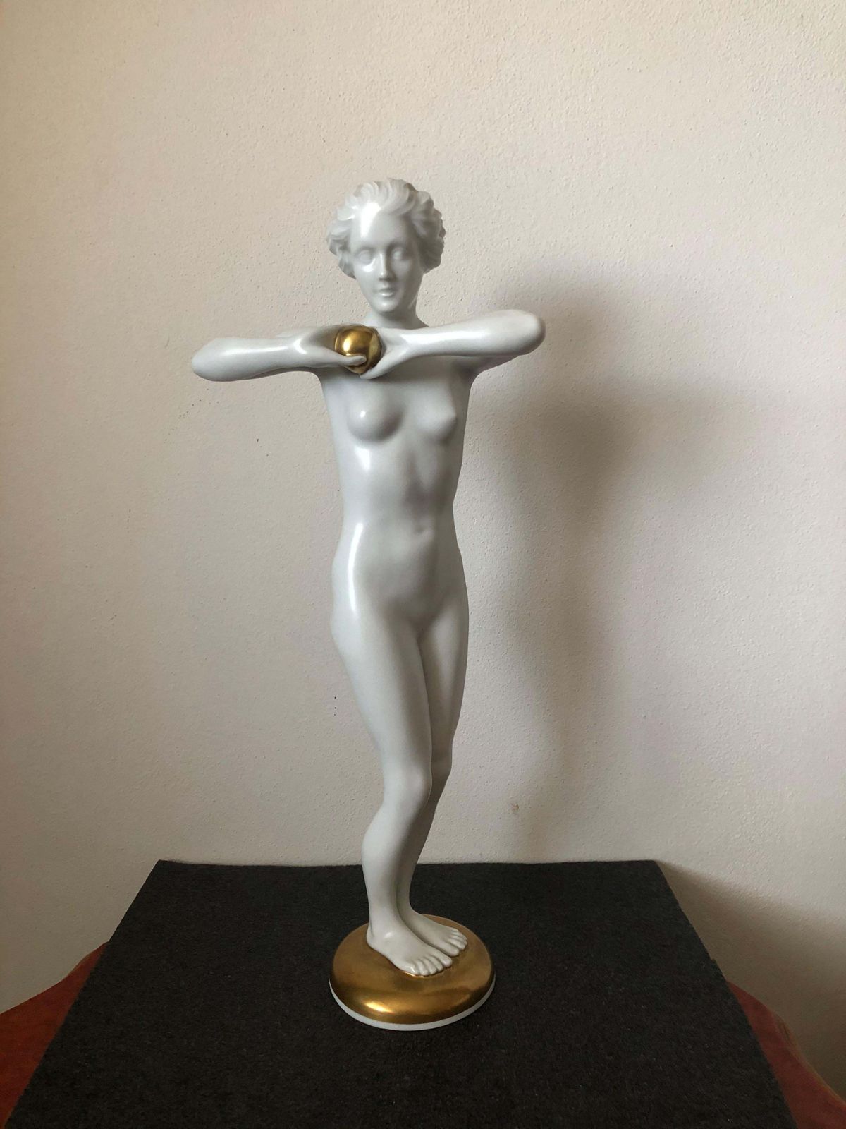 Large Porcelain Figure Of Lady With Ball By Designer Luitpold Adam photo 1577.0