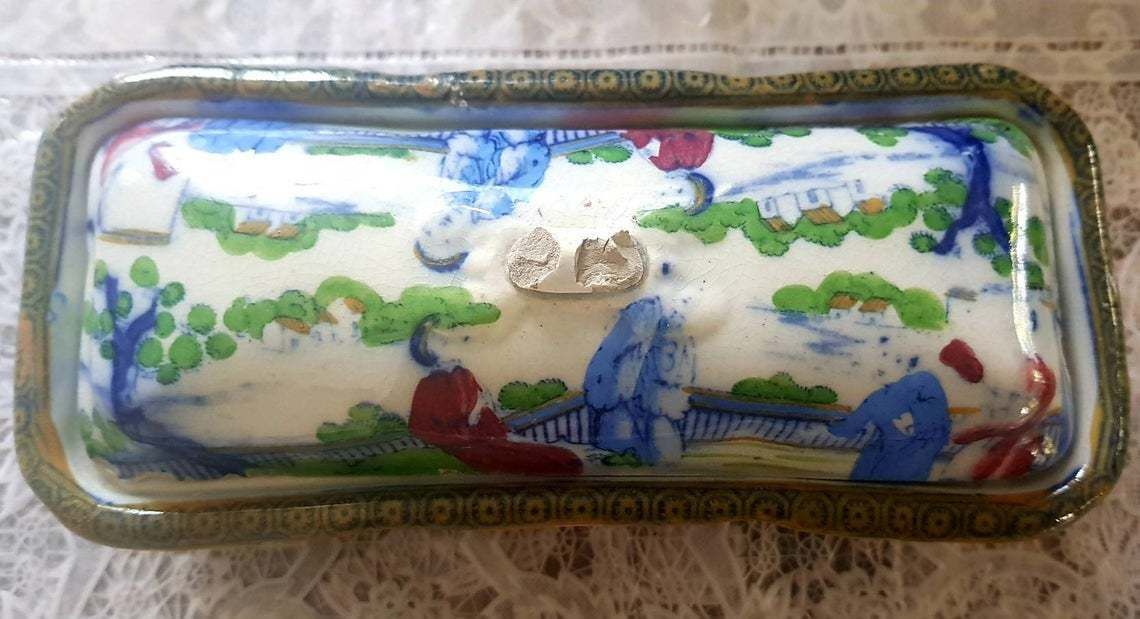 Antique Hand Painted Chinese Porcelain Box With A Segmented Interior photo for sale