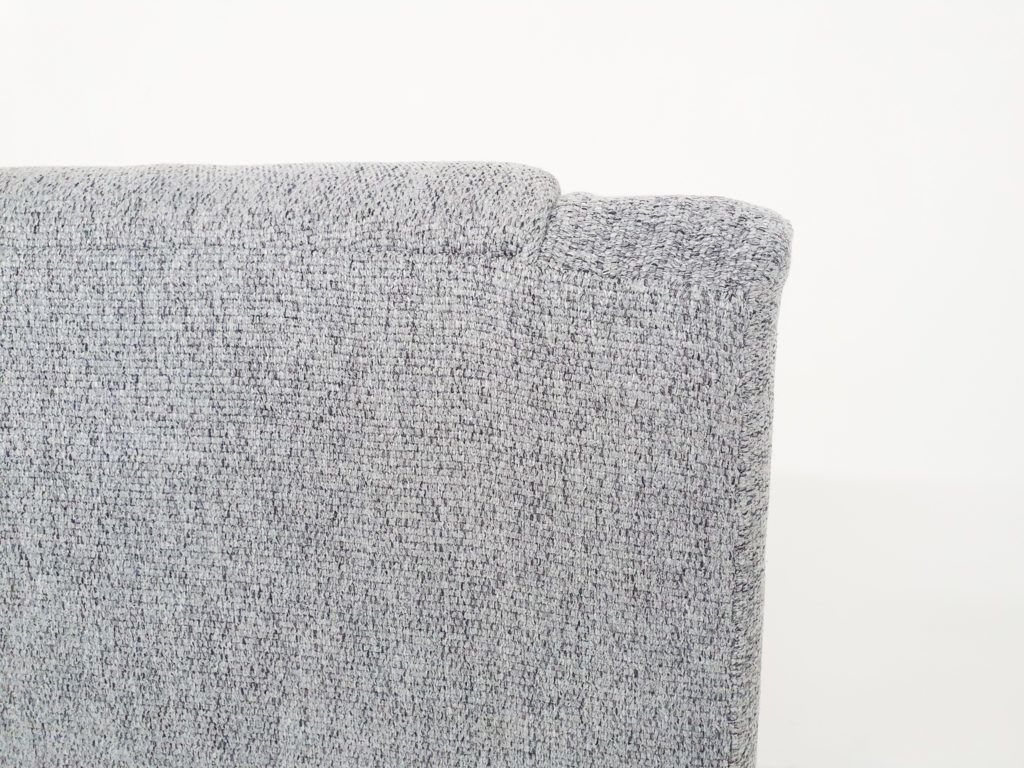 photo vinterior Set Van Twee Dutch Design Loungestoelen Met Wengepoten