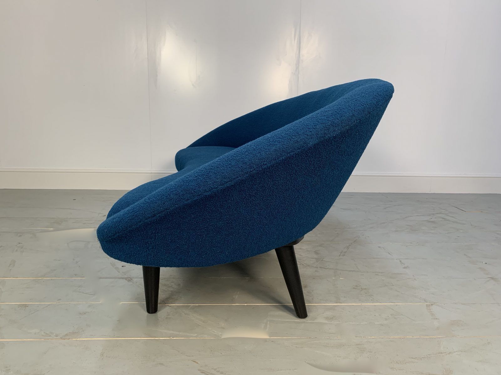 George Smith Tom Dixon Sofa – “Bean” – 4 Seat Sofa In Mid Blue Bute “Tiree” Woollen Boucle photo vinterior